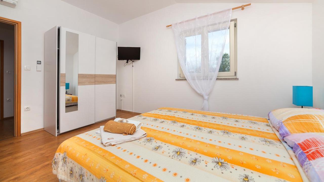 Apartments Barbara Brseč Dış mekan fotoğraf